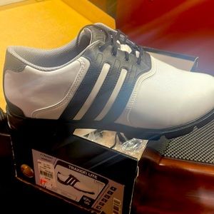 Adidas Men’s Traxion Lite Golf ⛳️ shoes…new in box
